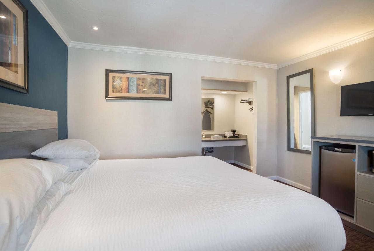 Hotel Surestay By Best Western 3*